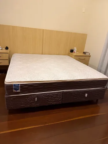 Cama king size - colchão e box com 1 ano de uso