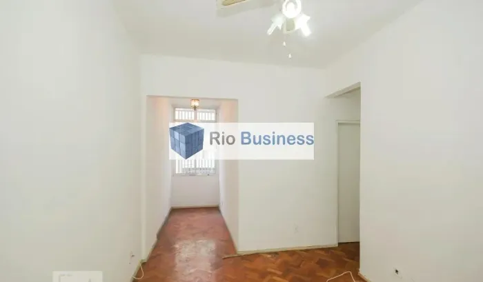 Copacabana-oportunidade, sala e quarto a 2 quadras da praia