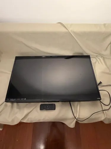 TV Vizio LED LCD 38,5 polegadas 9 anos de uso (não é smart)