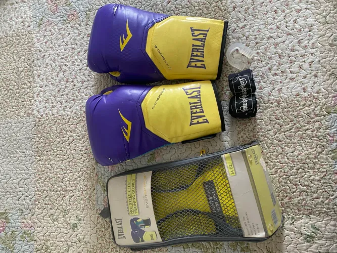 Luva de Boxe/ Muay Thai Everlast 14 oz.