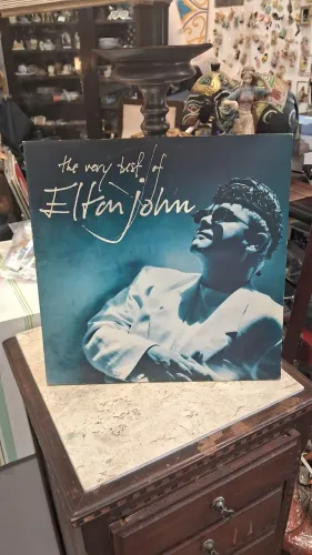 disco de vinil LP duplo da compilação "The Very Best of Elton John",