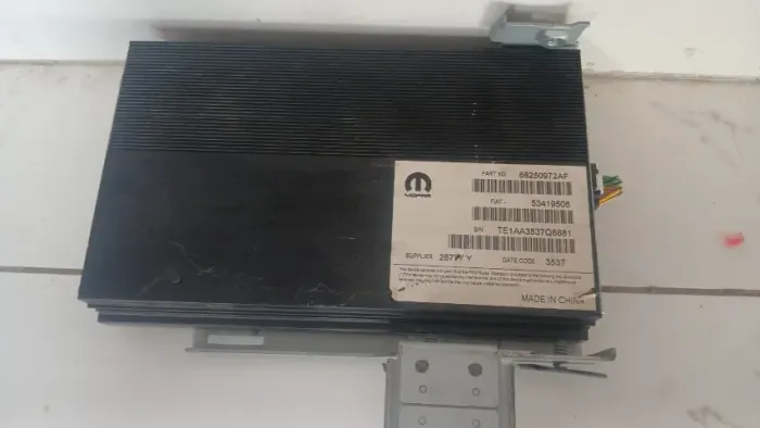 Modulo amplificador Som Jeep Compass (301)