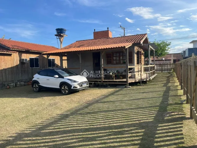 Casa de madeira em meio à natureza - Campo Duna, Garopaba