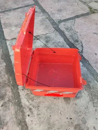 Vendo baú para delivery semi novo R$ 180