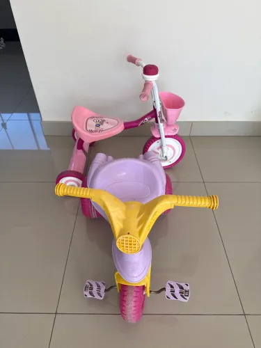 Triciclo e motoca