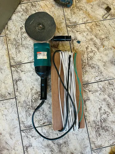 Esmerilhadeira Makita 2200w