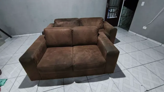 Conjunto sofá dois e três lugares +Puff