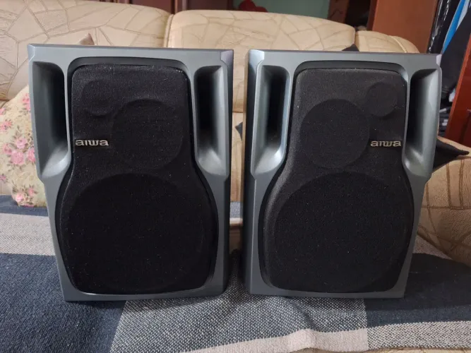 Caixas de som aiwa