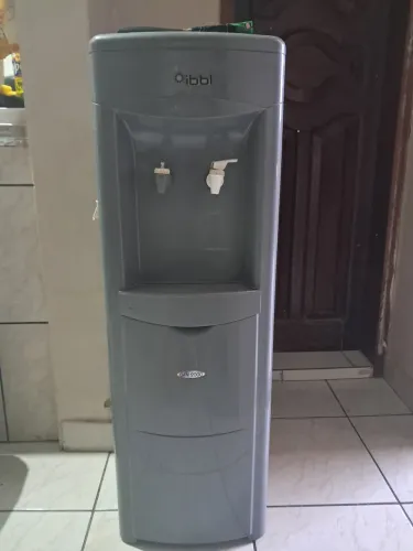 Vende-se esse bebedouro