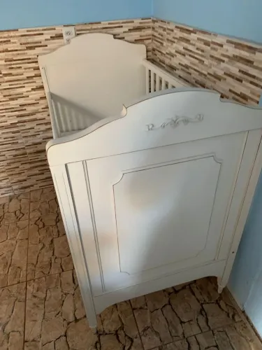 Berço infantil semi novo 