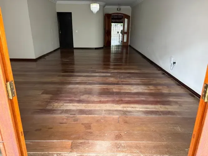 VENDO LOTE DE 50 METROS DE ASSOALHO CUMARU DE 20 MM NUNCA RECEBEU RASPAGEM