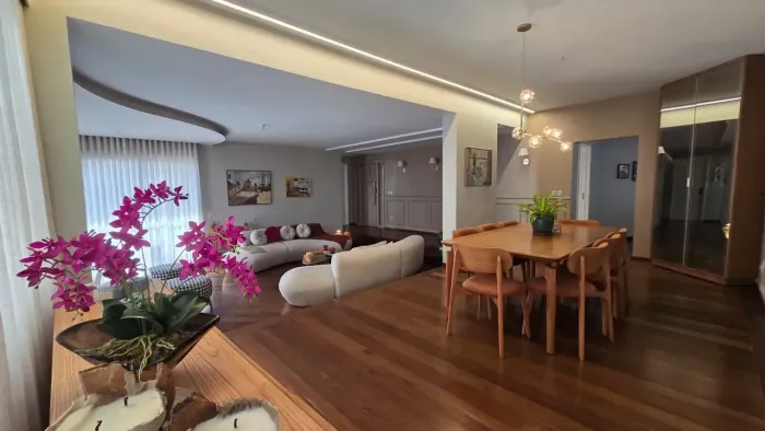 Apartamento para venda possui 260 metros quadrados com 4 quartos Setor Oeste - Goiânia -