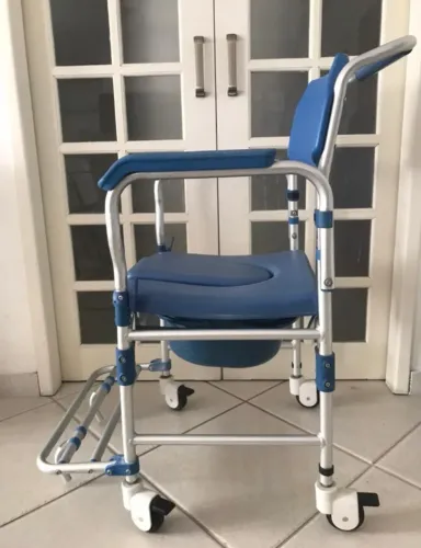 Cadeira de Banho Higienizaçao Dellamed 