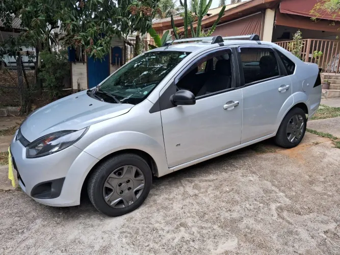 Ford Fiesta Sedan S 1.0 8V Flex 4P 2014
