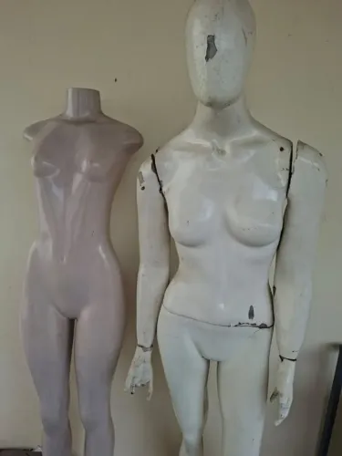 Vendo Manequins com base