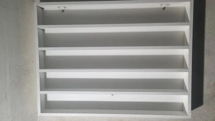 Expositor de Esmaltes em MDF Branco (90x60x6 cm) - Muito Barato!<br>Preço: R$ 80