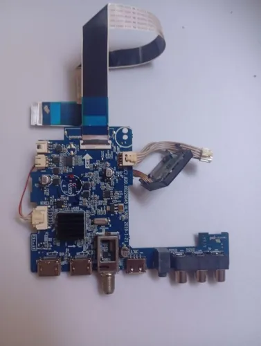 Placa principal da tv Philco ptv32g50d juc7.820.00229045 funcionando