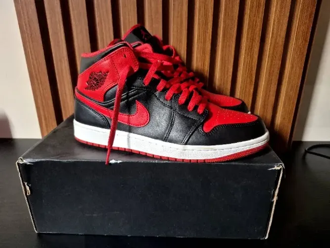 Jordan 1 Mid Alternate Bred