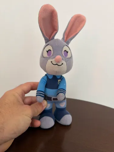 Pelúcia Zootopia - Coelhinha / Judy Hopps