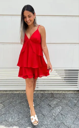 Vestido com Babados em Chiffon