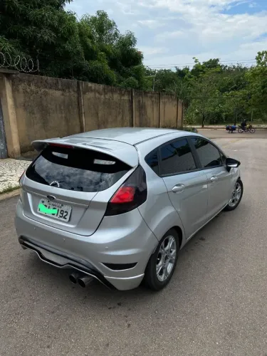 Ford Fiesta 1.5 16V Flex Mec. 5P 2015