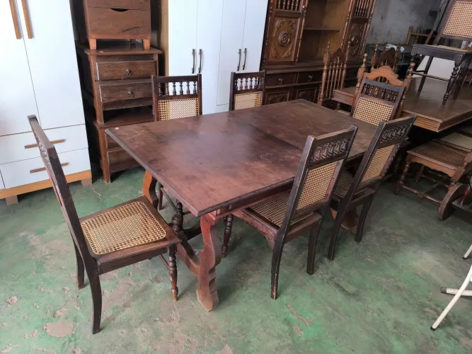Mesa antiga de imbuía com 6 cadeiras