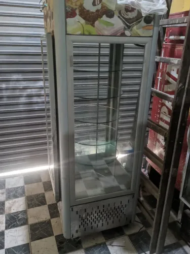 ? Expositor de Bolos Refrigerado Giratório - Ótima Oportunidade! ?