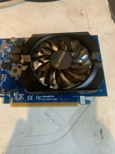 Placa de vídeo Geforce GT400 2 Giga gamer PCI NViDIA