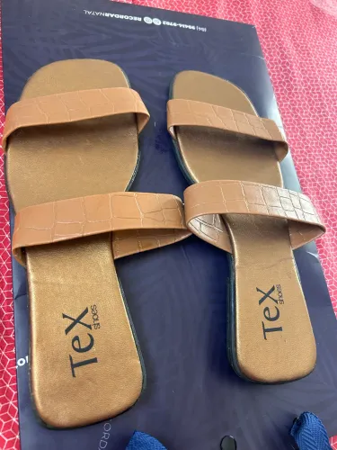 chinelos da marca TeX Shoes