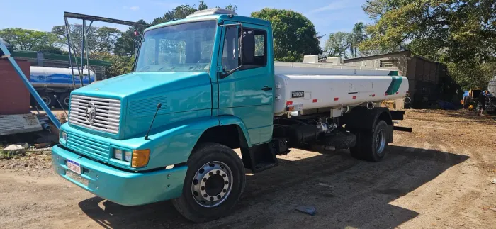 MB 1214 tanque pipa
