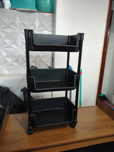 Vendo 2 carrinho auxiliar para salão