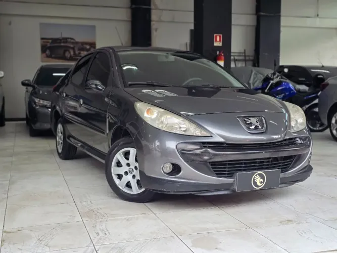 Peugeot 207 Sedan Passion XR 1.4 Flex 8V 4P 2010