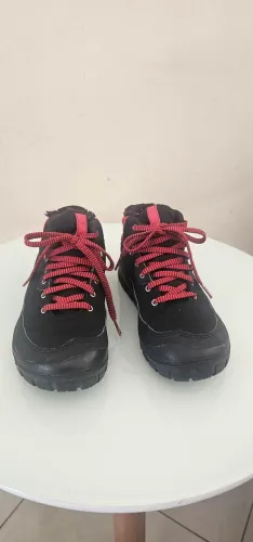 Bota Quechua SH100 Warm, com isolante térmico, cano médio, número 31