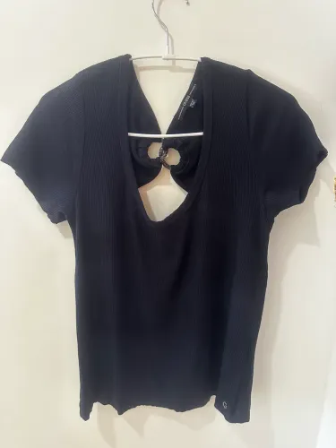 Blusa Guess Preta - Nova 