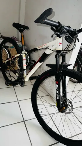 Bicicleta KHS aro 29
