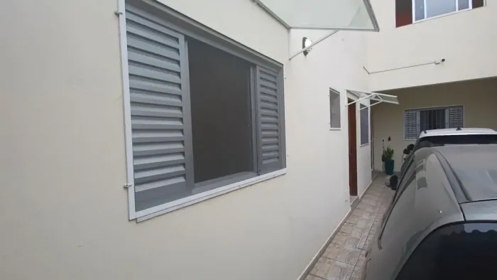 Casa com 2 cômodos próximo das estação primavera interlagos