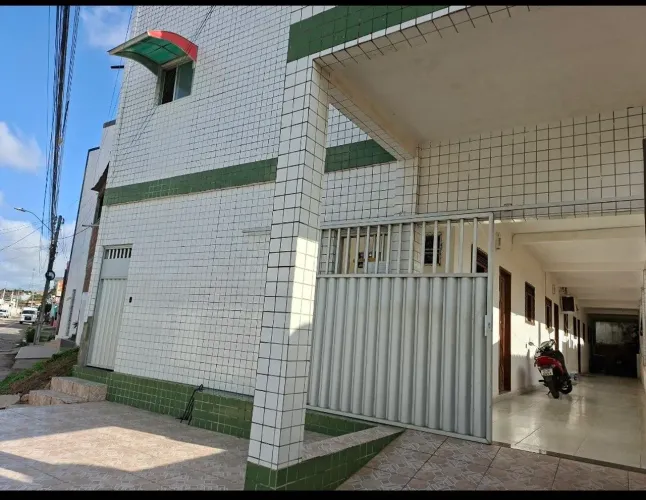 Aluga-se apartamento residencial