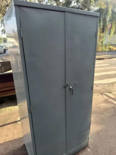 Armario aço 2 portas chapa grossa