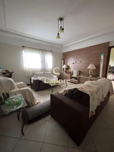 Casa de Condomínio à venda no Jardim Holanda com 3/4 sendo 01 suíte