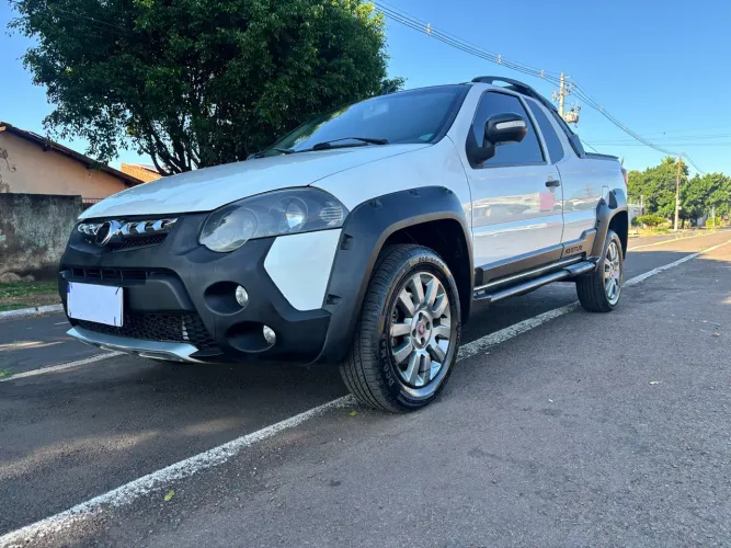Fiat Strada Adventure 1.8/ 1.8 Locker Flex CE 2015