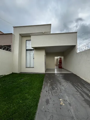 Casa 3 Quartos (1 Suíte) com Planejados + Pé-Direito Alto - R$ 3.200,00