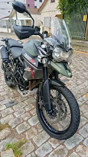 Tiger 800 XCA mais completa baixa km