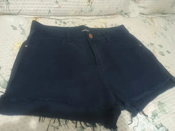 Lindo short jeans semi-novo número 40