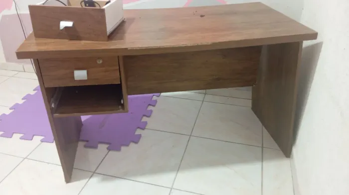 Doa-se mesa de escritório 