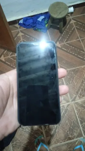 iPhone 11 MUITO NOVO.