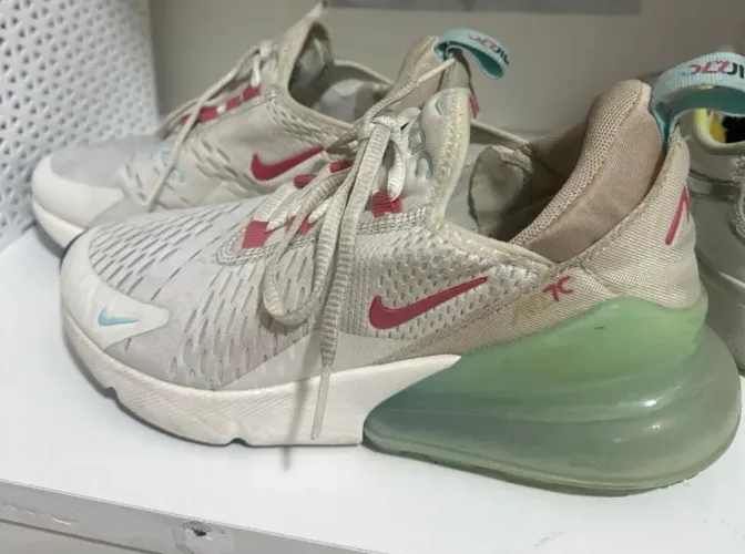 Tênis da nike air max 27C