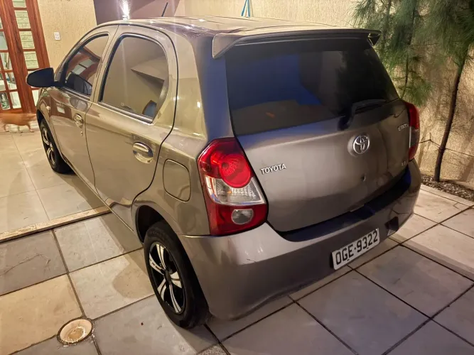 Toyota Etios X 1.3 Flex 16V 5P Mec. 2019