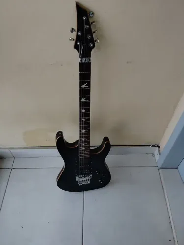 Guitarra Memphis by Tagima com Floyd Rose MG 330