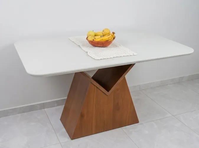 Mesa de jantar 6 lugares - Laqueada com pés em madeira e tampo de vidro