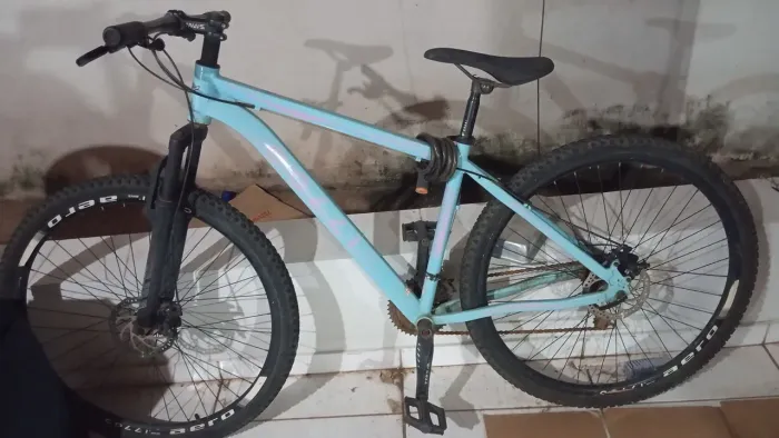 Bicicleta semi nova 